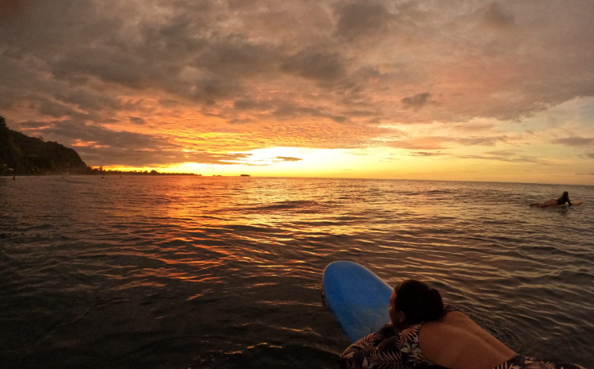 Surf & massage avec He'e roa surf school